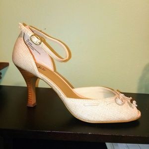 Cream Linen Ankle Strap Heels, size 6